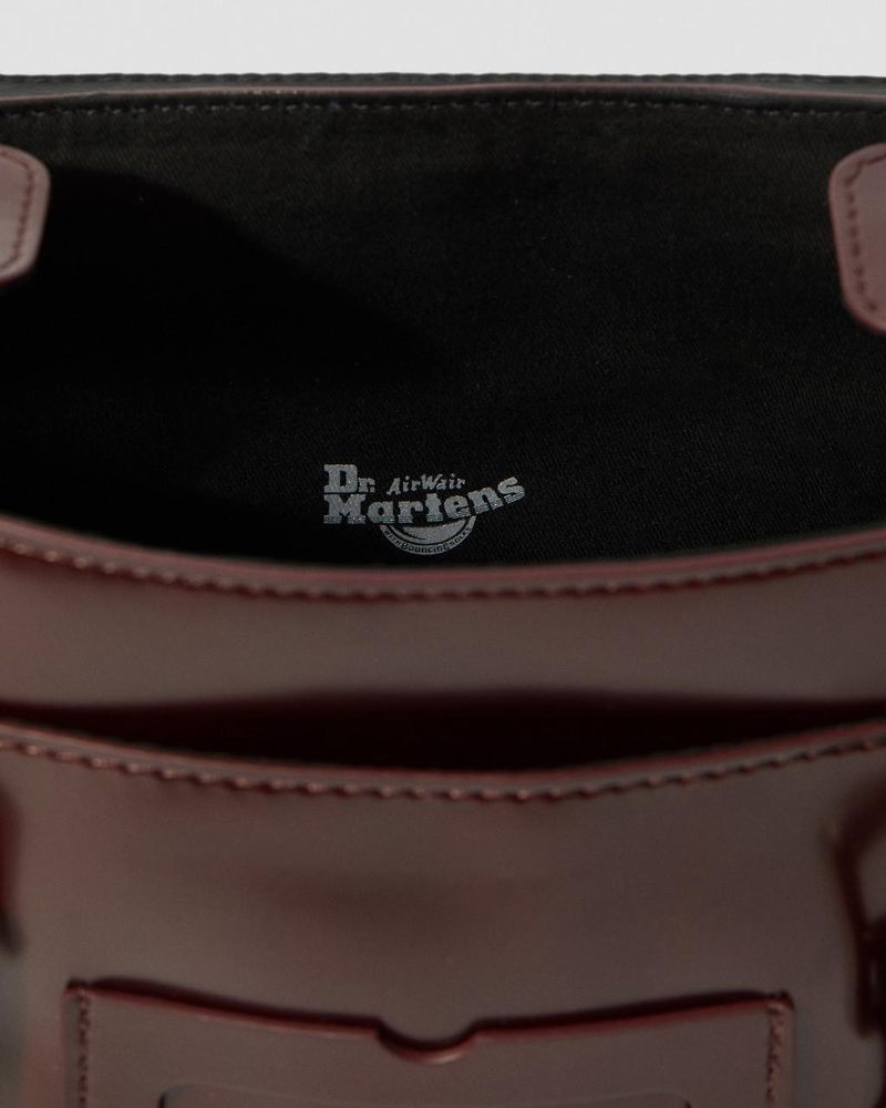 Dr Doc Martens 11 Inch Vegan Messenger Bag (Oxford Rub Off) Rojos | RU48-R5MK