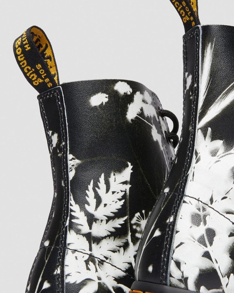 Dr Doc Martens 1460 Pascal Floral Shadow Cuero Encaje Up Boots (Backhand) Negros Blancos | LP90-Y2AM