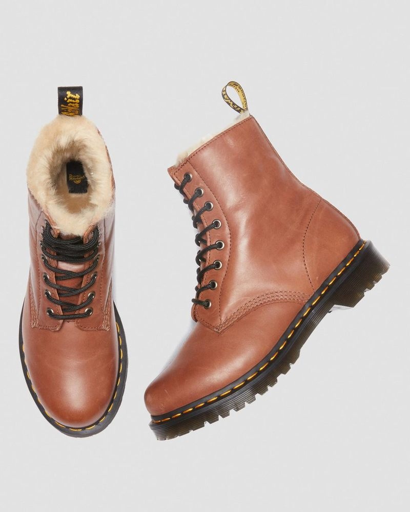 Dr Doc Martens 1460 Serena - Faux Fur-Forro Cuero Boots (Farrier) Tan | QU10-E5MZ