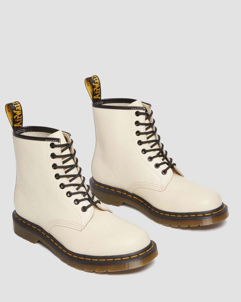 Dr Doc Martens 1460 Smooth Cuero Encaje Up Boots (Smooth Cuero) Beige | WW73-Y4TV