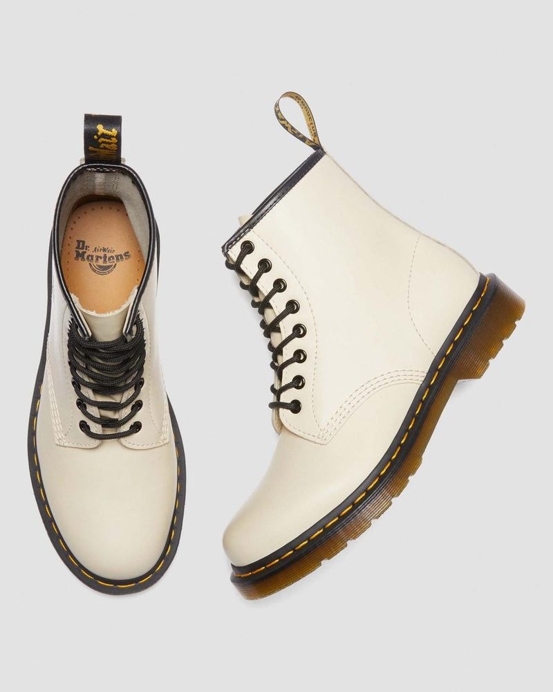 Dr Doc Martens 1460 Smooth Cuero Encaje Up Boots (Smooth Cuero) Beige | WW73-Y4TV