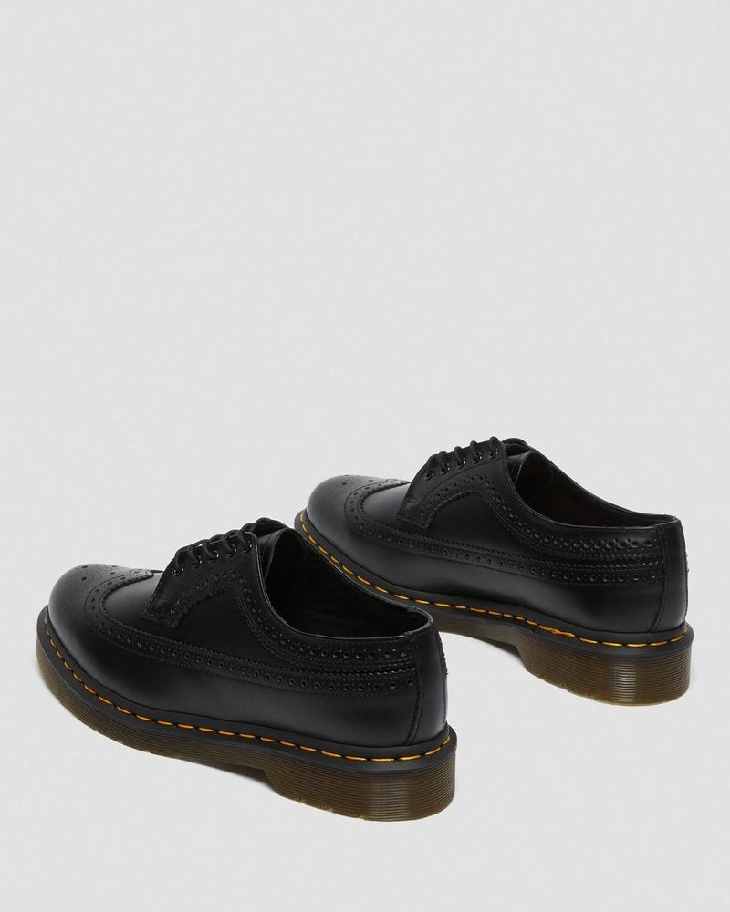 Dr Doc Martens 3989 Yellow Stitch Smooth Cuero Brogue Shoes (Smooth Cuero) Negros | NJ98-M5JD