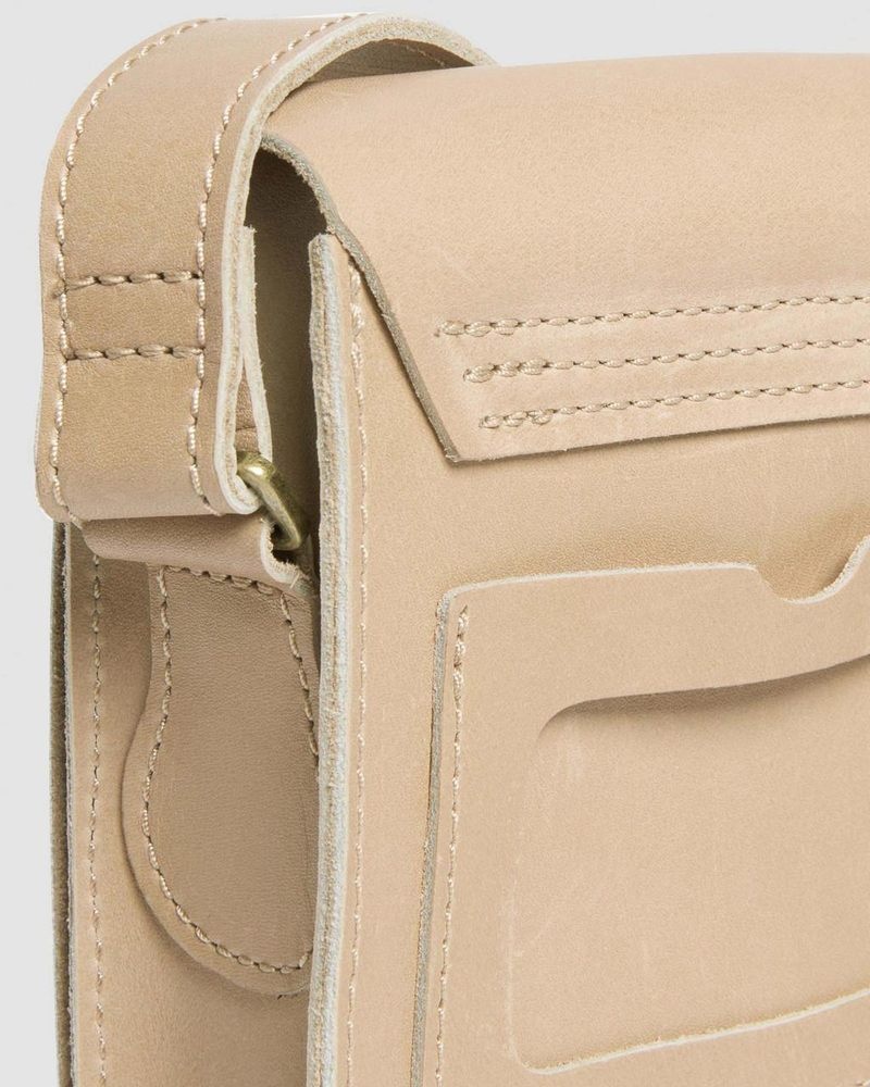 Dr Doc Martens Carrara Cuero Vertical Crossbody Bag (Carrara) Beige | MB45-Y6FO