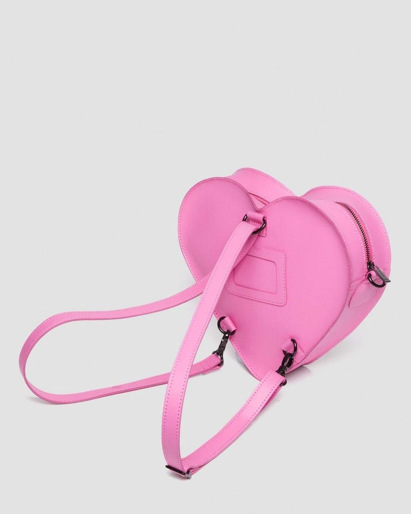 Dr Doc Martens Heart Shaped Cuero Backpack (Kiev) Rosas | SE52-U4KT