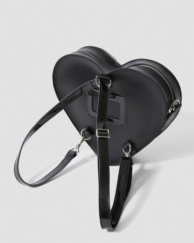 Dr Doc Martens Heart Shaped Cuero Backpack (Kiev) Negros | KV23-G3CP