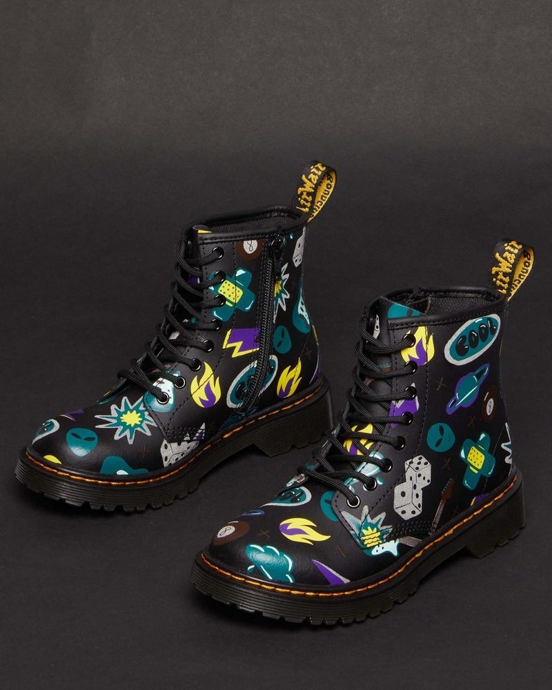 Dr Doc Martens Junior 1460 Sticker Print Cuero Encaje Up Boots (Sticker Print Hydro) Negros | RW86-U0JZ